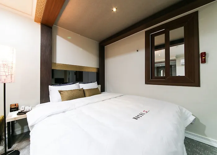 No.25 Seomyeon Station Hotel 2*